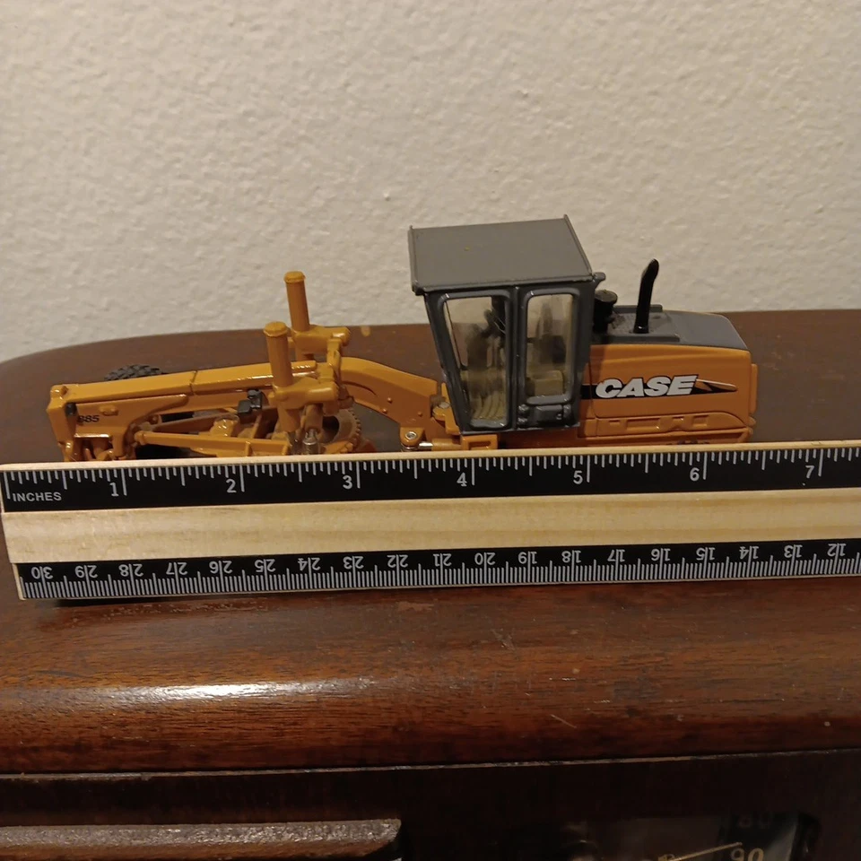 Ertl 1/50 Scale 14409 - Case Construction 885 Grader - Dk. Orange No headlights - Image 3 of 4