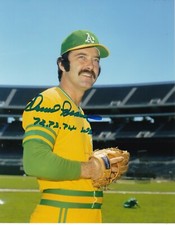 DAROLD KNOWLES  OAKLAND A'S  1972,73,74 WS CHAMPS  ACTION SIGNED 8x10