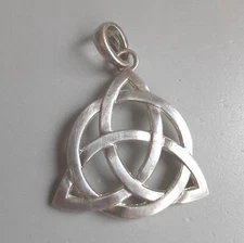 Irish Celtic Triquetra Trinity Knot Pendant Necklace Silver Plate 1*1.5