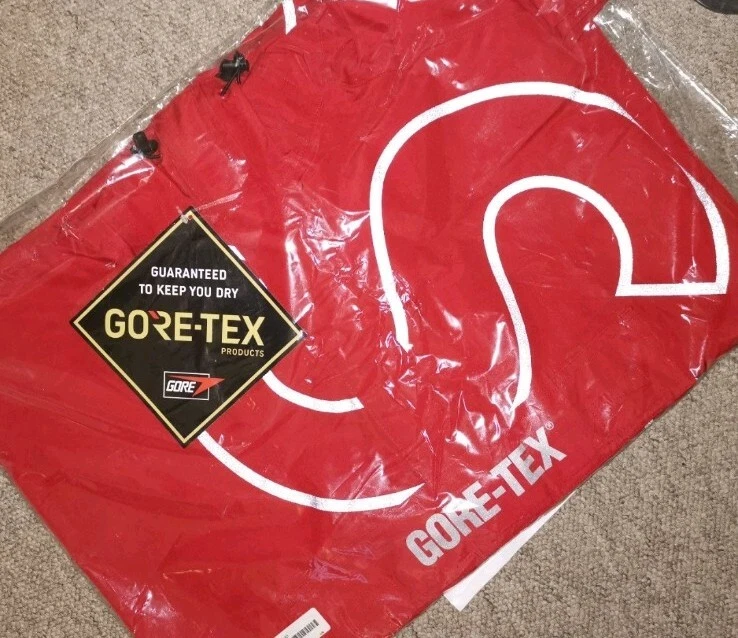 Gore tex cheap poncho supreme
