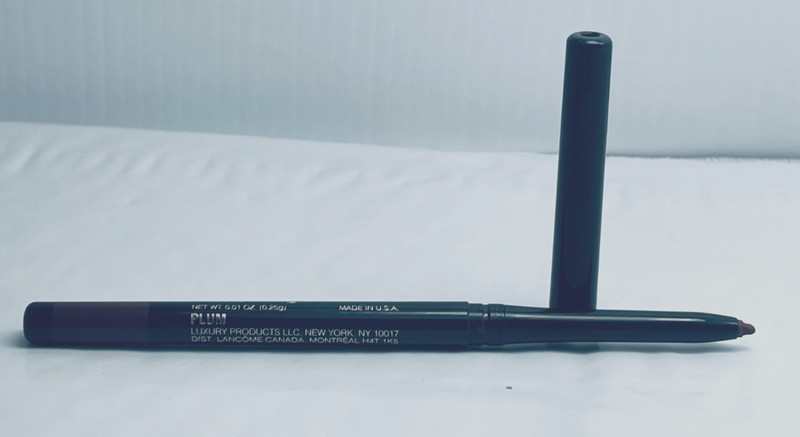 LANCOME LE CRAYON Lip Contour Lipliner -PLUM **RARE SOLD AS-IS
