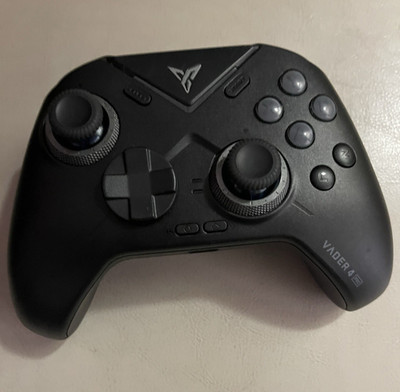 Flydigi Vader 4 Pro Wireless Game Controller - Black Controller / defective