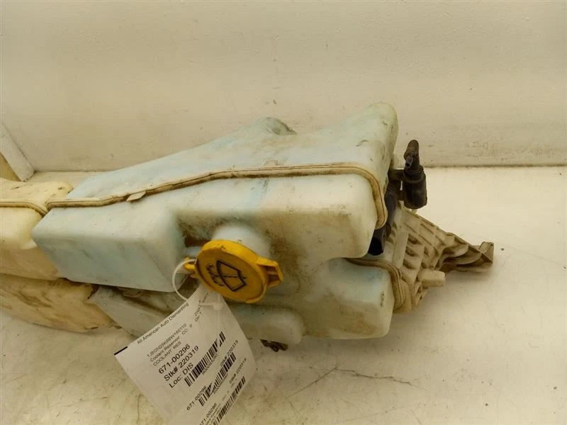 Reservatório de líquido de arrefecimento 08-12 Jeep Liberty 68024572AB - Imagem 3 de 4