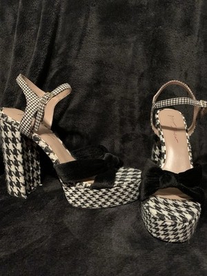 Adorable Y2K Betsey Johnson Black/White Houndstooth Heels