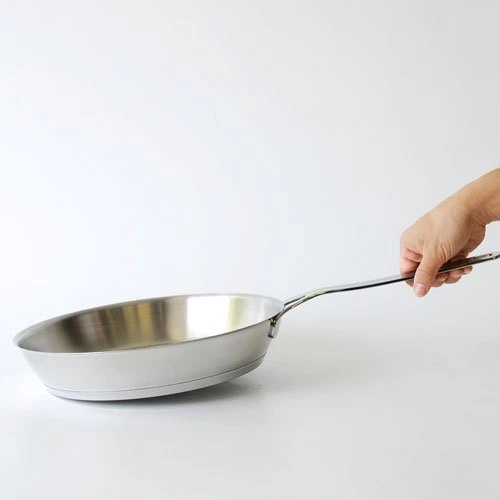 (TG. 28 cm) Alessi AJM110/28 Pots&Pans Padella a Manico Lungo in Acciaio Inossid - Immagine 3 di 4