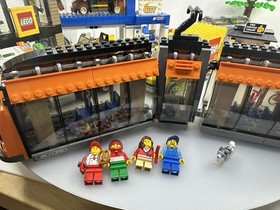 LEGO City Square (60097) RETIRED - Instructions, Minifigs No Box