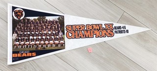 SUPER BOWL XX CHICAGO BEARS CHAMPIONS FOOTBALL LARGE 29 INCH PENDANT LOT #116