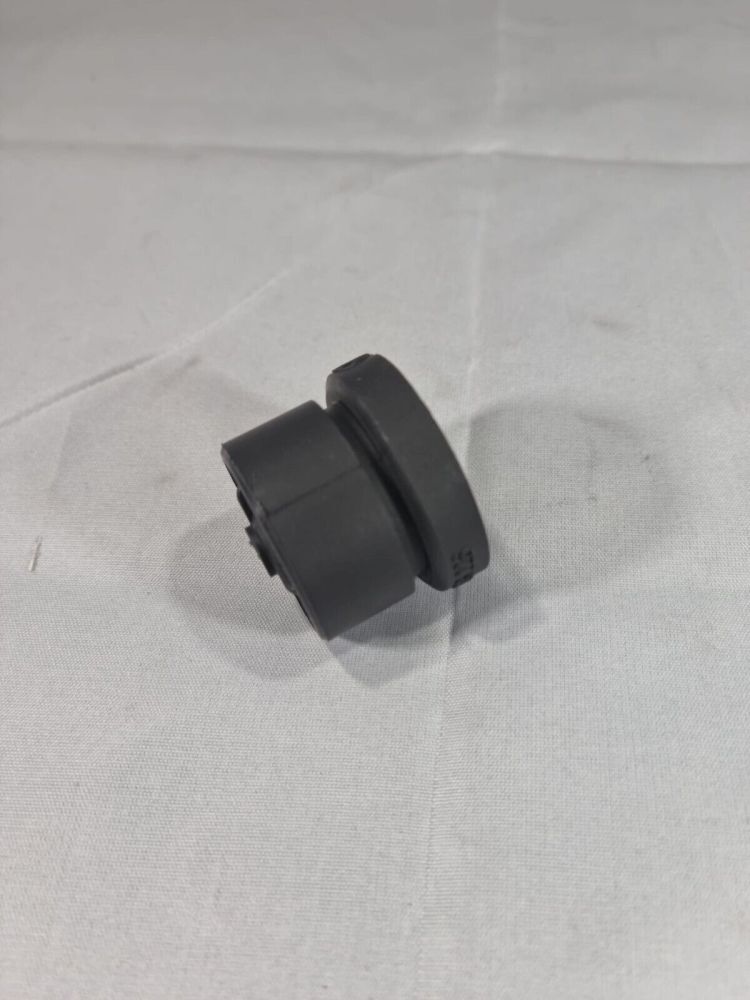 4X Engine Cover Trim Rubber Mount Grommet Bush Bump Stop For Nissan