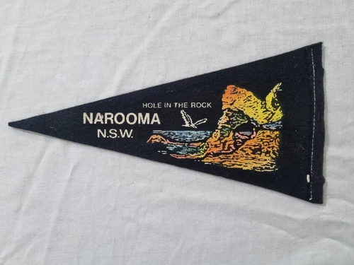 Vintage Souvenir Felt Cloth Pennant Flag - Narooma NSW - Picture 3 of 3