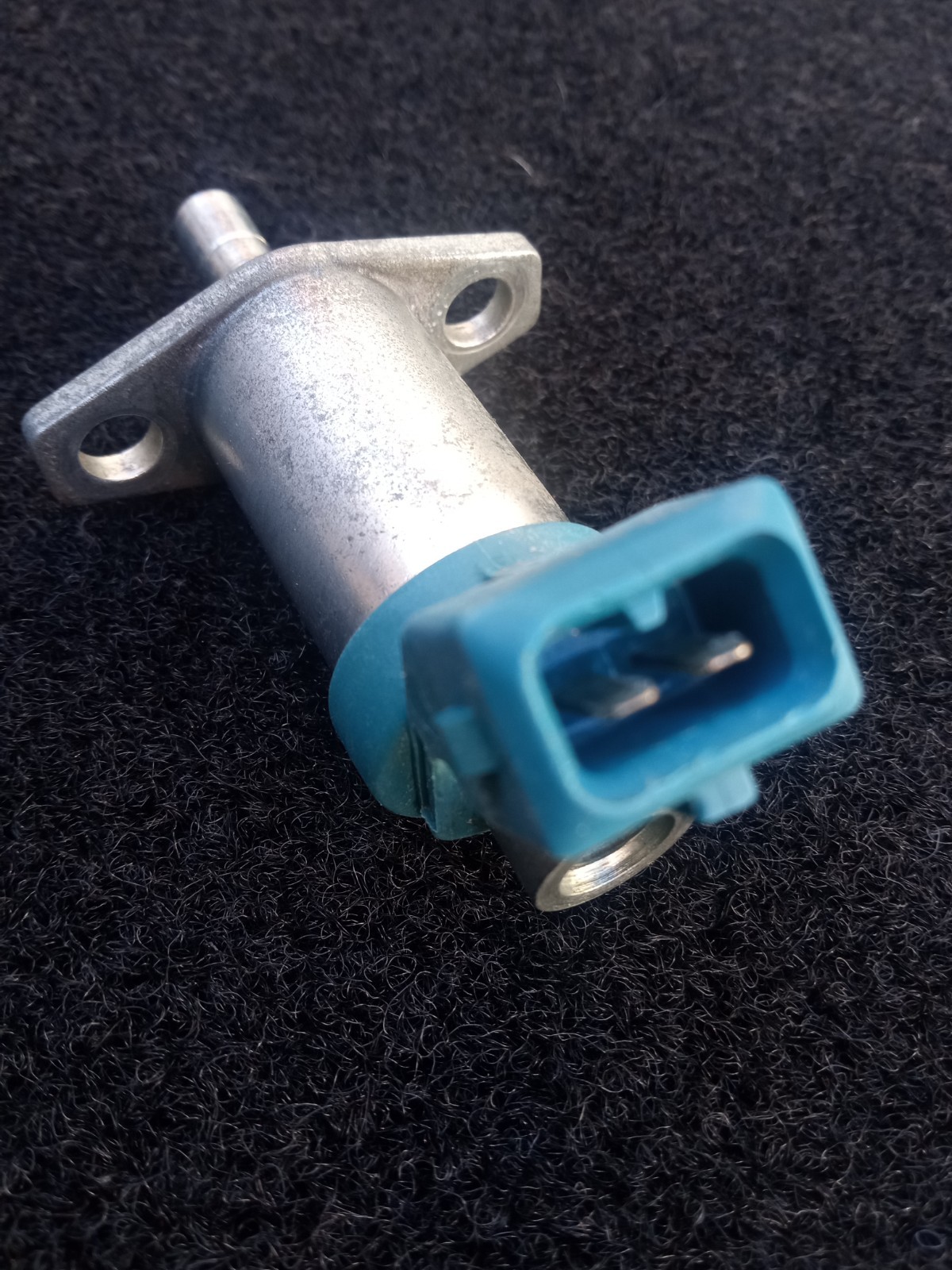 Bosch Cold Start Injector Valve for Porsche 911/928, Bentley, and Rolls Royce 