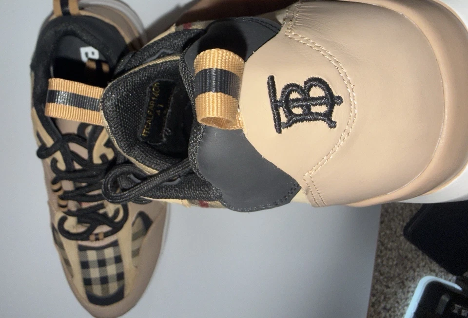 Tênis feminino Burberry Check de couro tamanho 41 autêntico. Novo em perfeito estado - Imagem 4 de 4