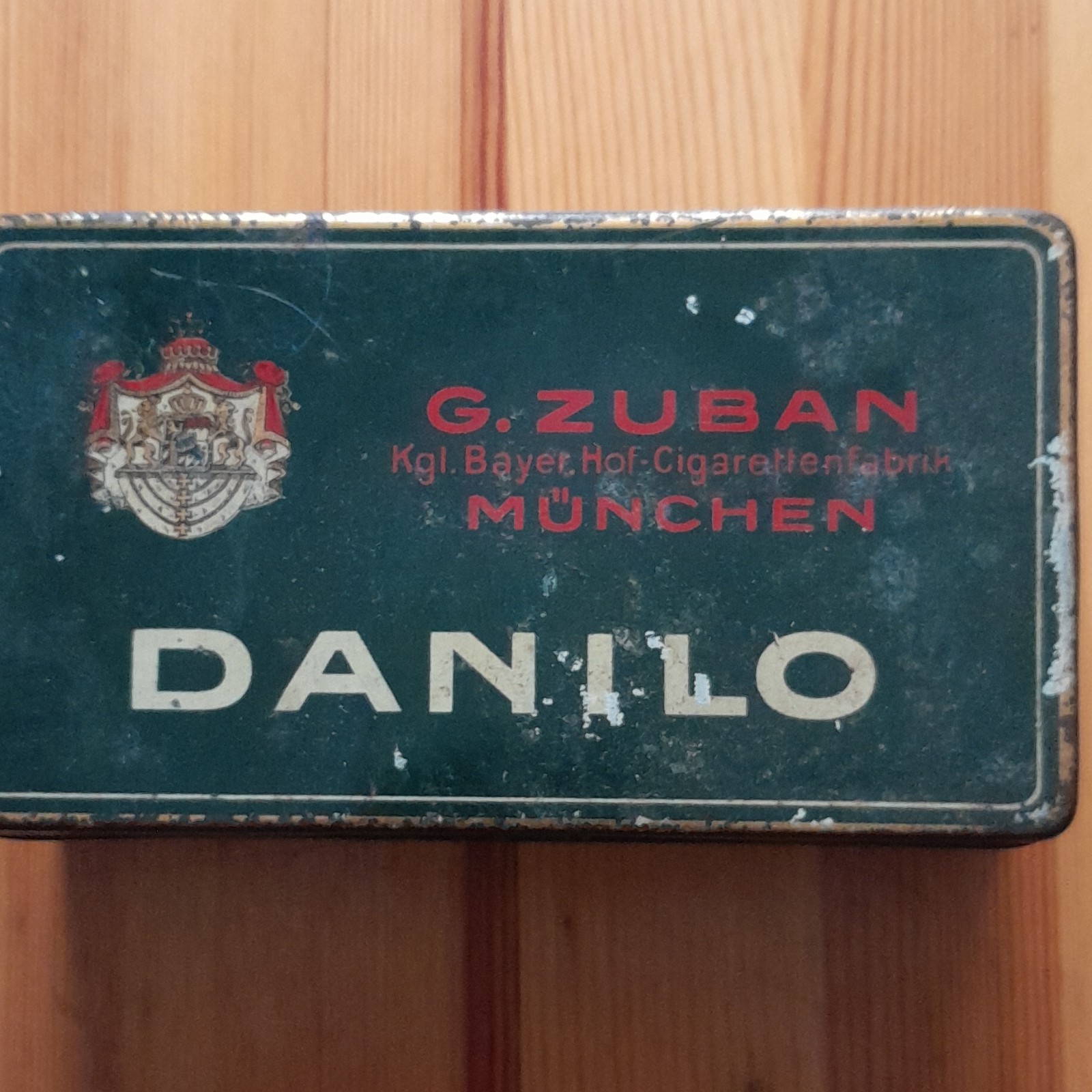 G. Zuban München SCATOLA LATTA SIGARETTE Danilo mit Gold 100 Cigaretten, anni 30
