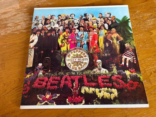 The Beatles Sgt Pepper's Lonely Hearts Club Band Capitol label SMAS 2653 VINYL