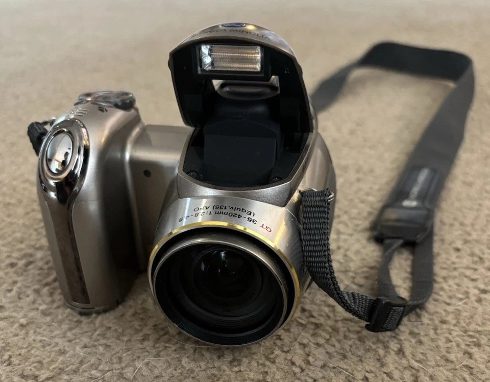 Konica Minolta Dimage Z6 6.0MP Digital Camera Silver Tested Working With Strap - Image 2 of 4