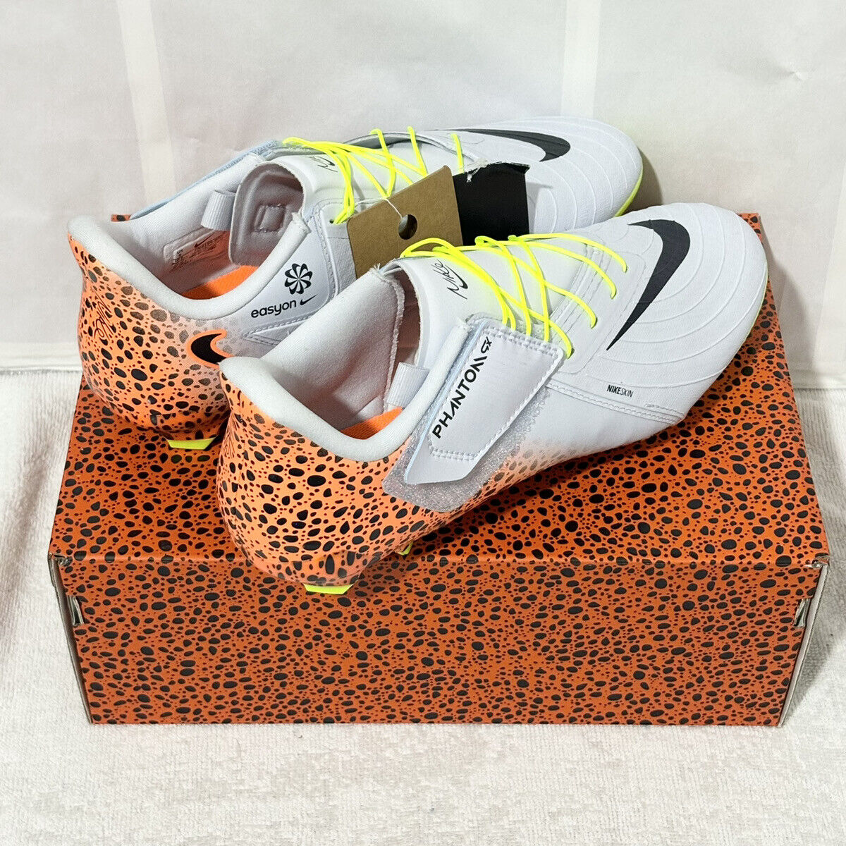 NIKE Phantom GX 2 Academy Easy-On Electric MG Low-Cut Soccer NIKE Phantom GX 2 Academy Easy-On Electric MG Low-Cut Soccer