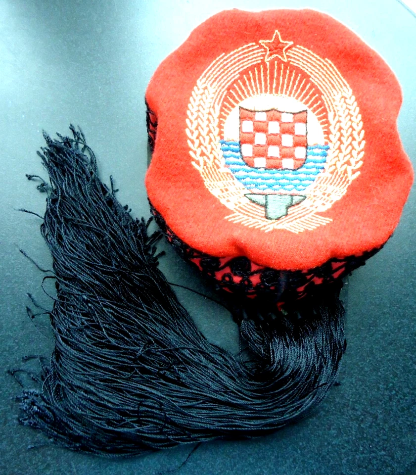 Vtg CROATIA DALMATIA LIKA DALMACIJA FOLK HAT COAT OF ARMS YUGOSLAVIA RED STAR - Image 2 of 4