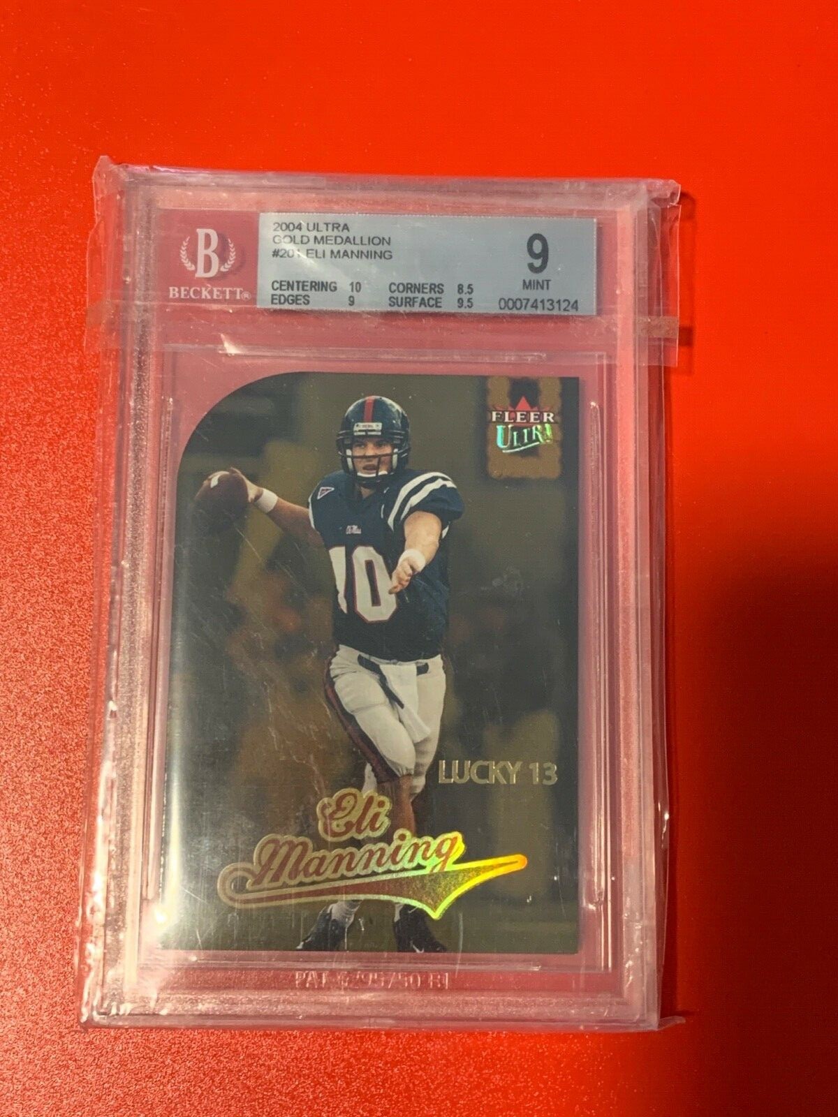 Eli Manning Ultra Gold Medallion #201 Base