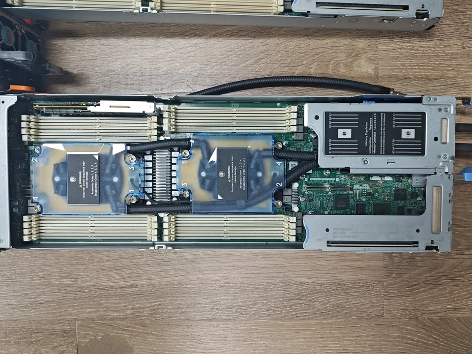 Dell PowerEdge C6525 4X Node Liquid cooling Server/8x AMD 7543 CPU/32X64G RAM - Image 2 of 4