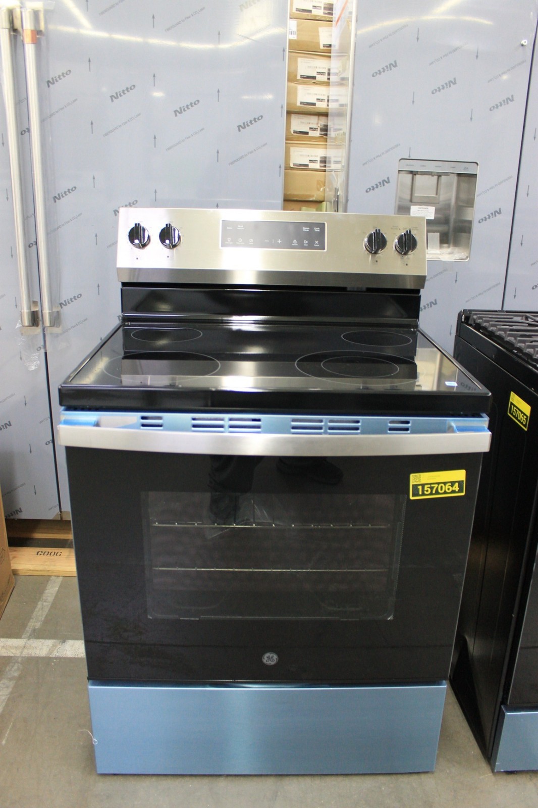GE GRF400SVSS 30" Stainless Freestanding 4 Element Electric Range NOB #157064