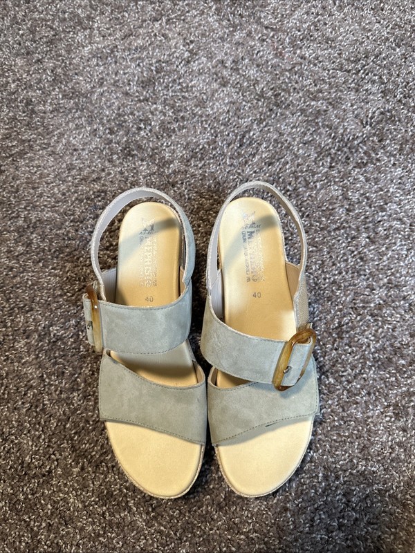 Mephisto Leather Sandals Light Khaki Size 40 Size 9 US  Green Tortoise Buckle