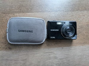 Samsung ES63 Compact Digital Camera 12.2MP Black Samsung Digital Camera