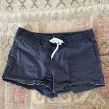 Vuori Womens Grey Solid Shorts Size Small Drawstring Pockets Zip Pocket