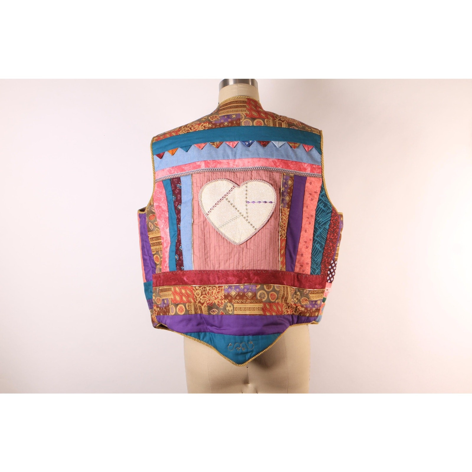 1980s Multi-Colored Patchwork Quilt Heart Sleevel… - image 8