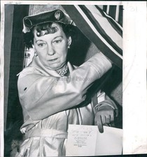1958 Mamie Eisenhower Wife President Gettysburg Pa Historic Vintage Photo 8x8