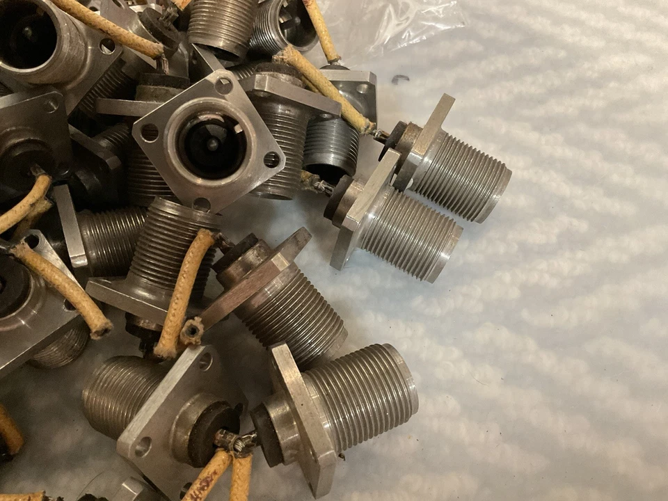 Lot of 55  BENDIX 12-5 Single Male Circular Connector, Box Panel Wall Mount - Image 3 of 4