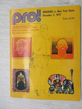 PRO! OFFICIAL MAGAZINE OF THE NATIONAL FOOTBALL LEAGUE DEC 5, 1971 CLARKE HINKLE