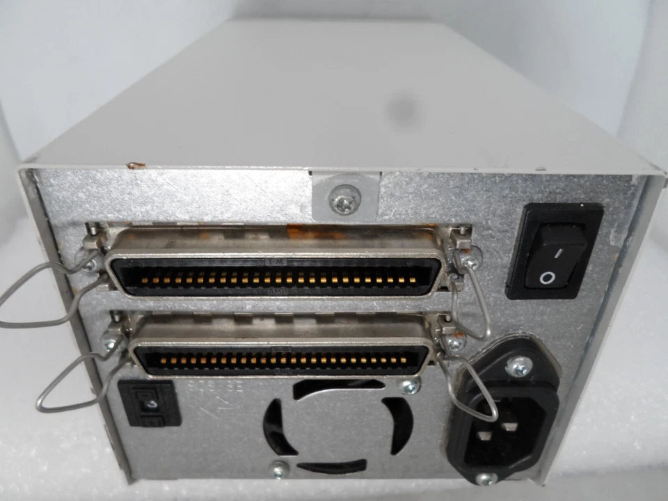 HP DDS3 DAT24 SCSI SureStore External Drive C1556D C1556-60023 DustCoverMissing - Image 2 of 3
