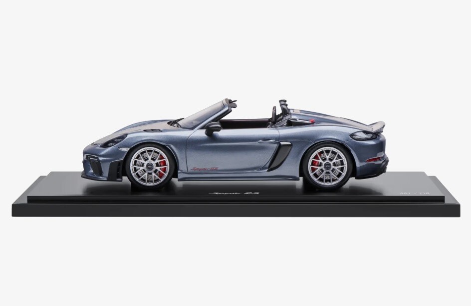 1/18 Porsche 718 Spyder RS 982 Vanadium Grey 2024 Diecast