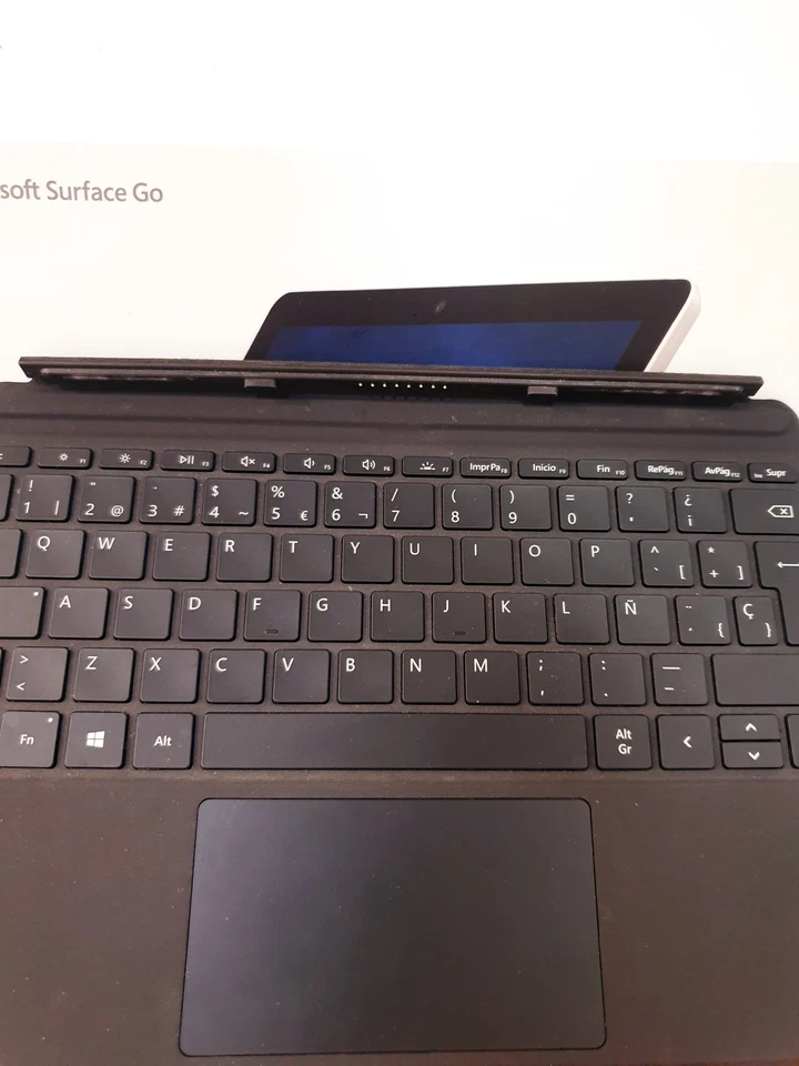 Microsoft Surface Go 1824 128 GB 4 GB Plata + Teclado + Funda Segunda Mano - Imagen 4 de 4