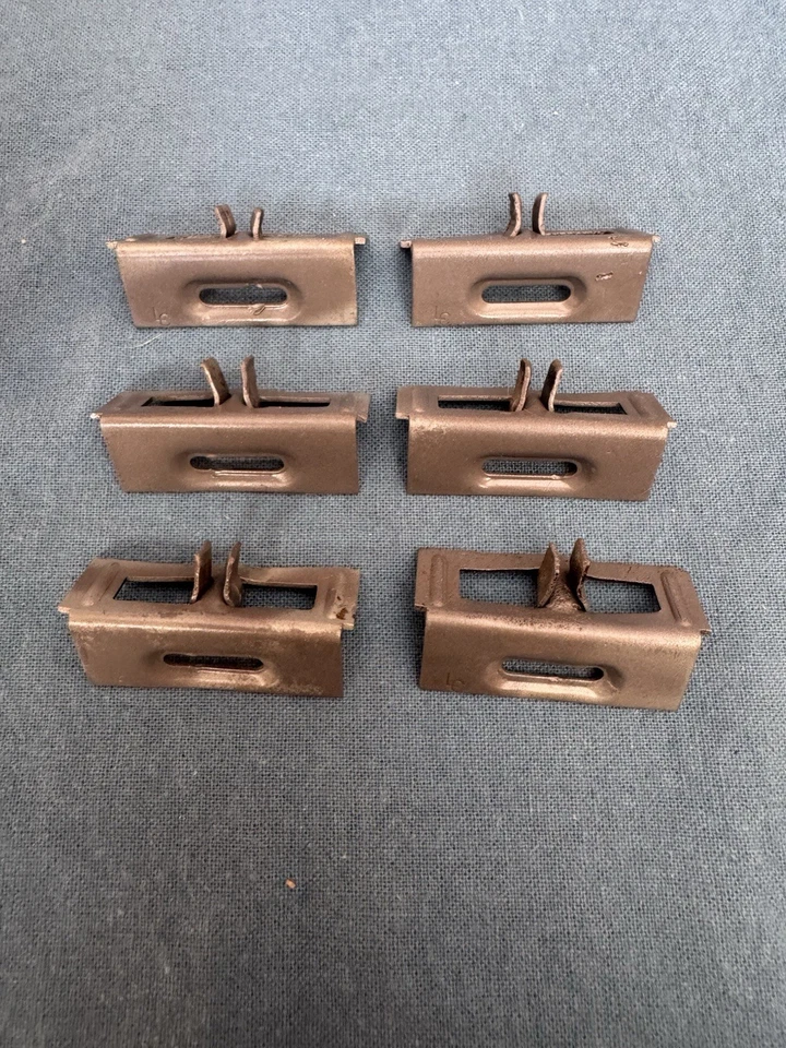 Carrocería Mopar B 1968-1970 Dodge Charger parabrisas poste de pilar clips de ajuste ¡Seis (6)! Foto 4 de 4