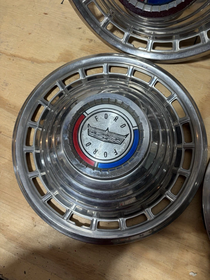 (4) 1963 FORD GALAXIE 500 HUBCAP VINTAGE 14” INCH WHEEL COVERS Foto 2 de 4