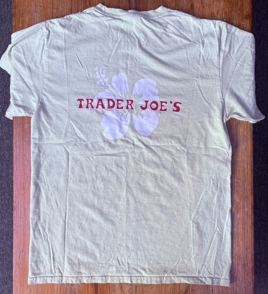 Camiseta verde Trader Joe's Foto 2 de 3