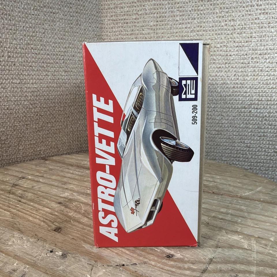 MPC Astro Vette GM Styling Sensation 1/25 Scale #509-200 - Image 3 of 4