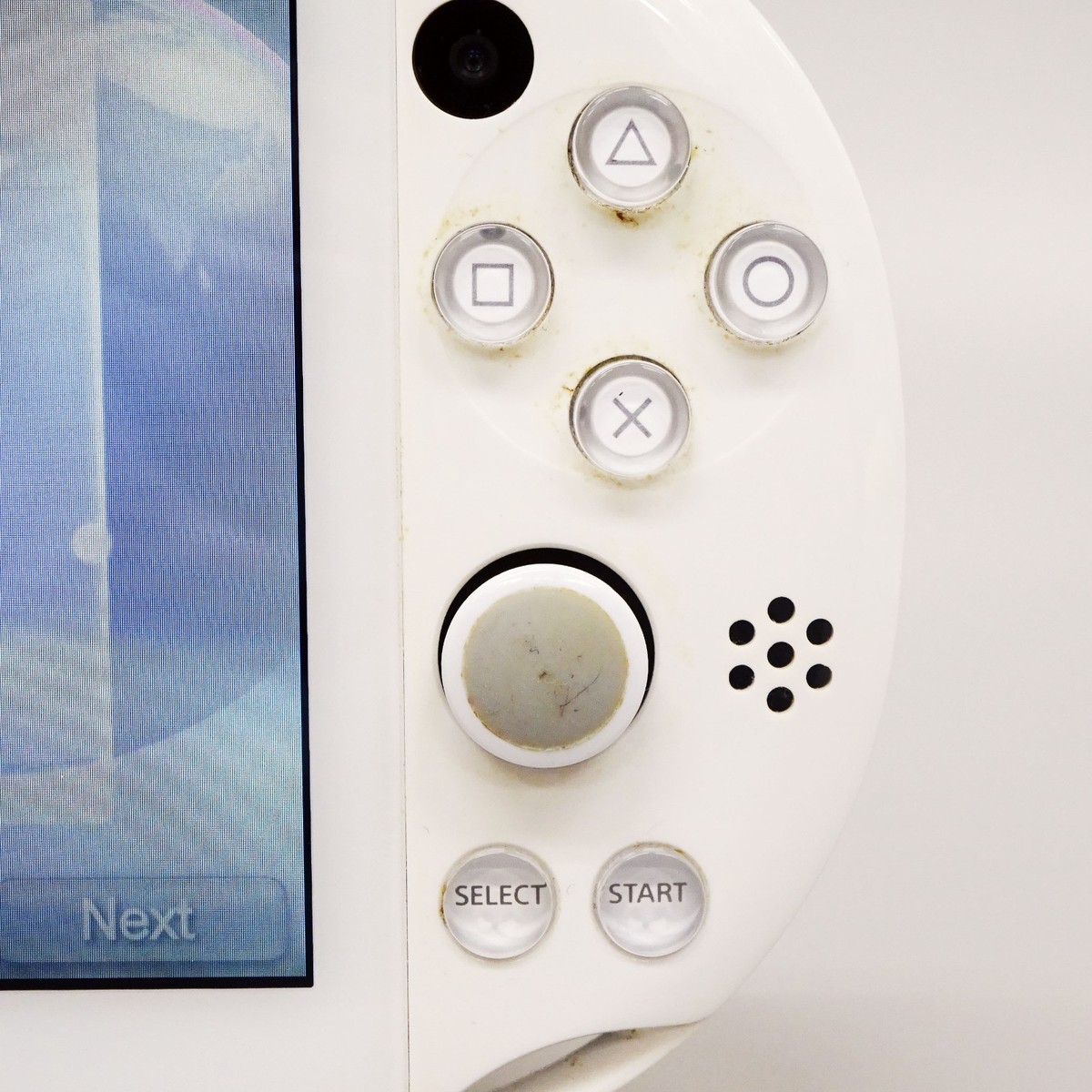 Sony Playstation PS Vita White PCH-2000 ZA12 Wi-Fi Model Console