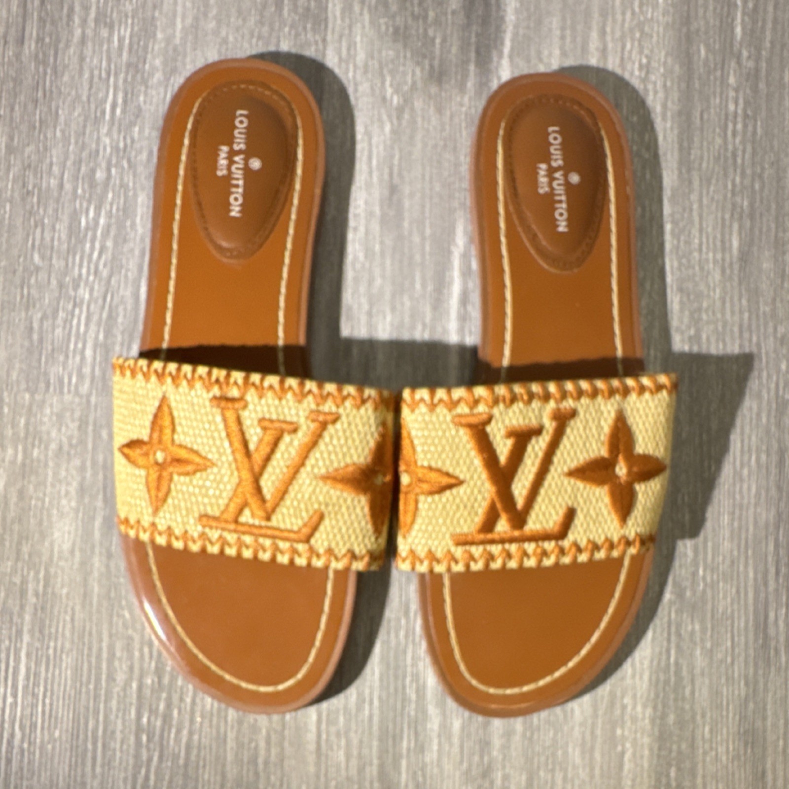 Louis Vuitton Women's Slide Sandals Brown Beige Logo Embroidered Leather Size 40 thumbnail 2