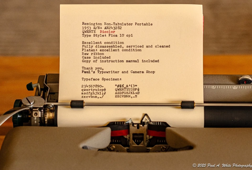 Máquina de escribir portátil Remington 1953 sin tabulador, excelente placa, cinta nueva Foto 2 de 4