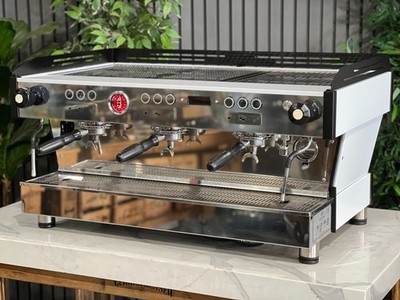 LA MARZOCCO LINEA PB 3 GROUP ESPRESSO COFFEE MACHINE WHITE STAINLESS BLACK CAFE
