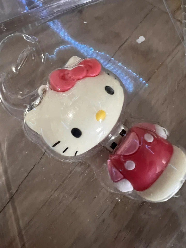 Hello kitty 8g USB  - Image 3 of 3