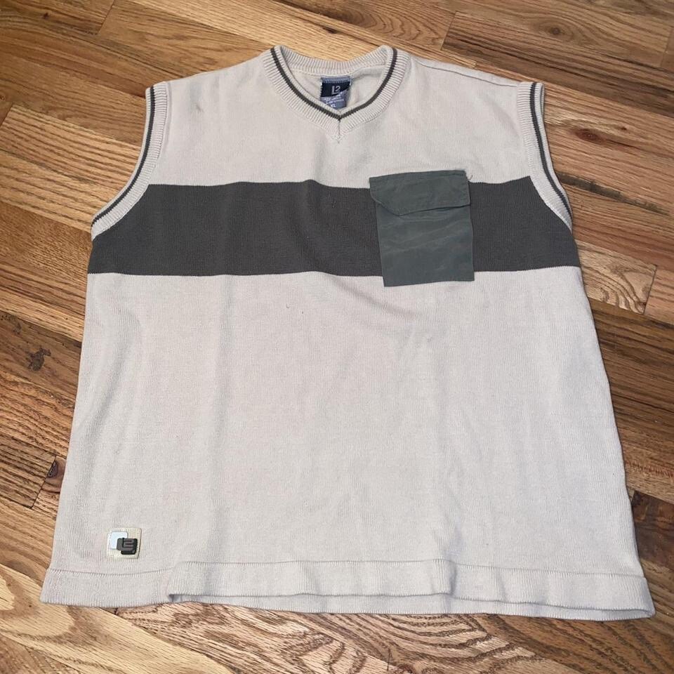 Vintage Y2K Levi’s L2 Sweater Vest Size Medium Beige Preppy GUC