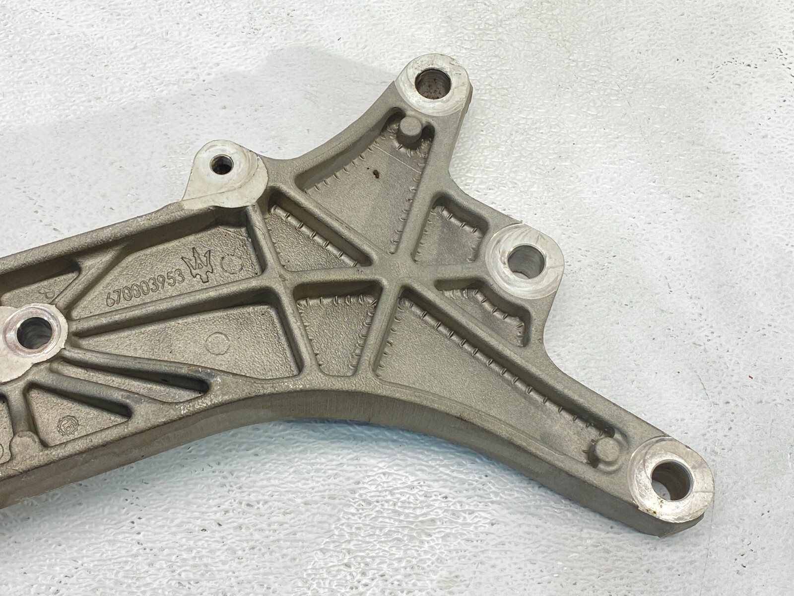 Maserati Ghibli 2014-2021 Transmission mount