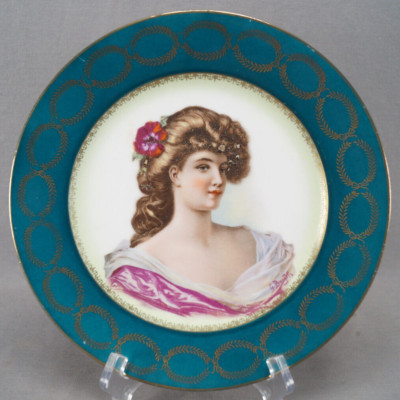 Royal Vienna Style Brunette Lady Green Gold Laurel Garlands 9 1/2 Portrait Plate