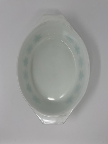 Vintage PYREX 045 Oval Casserole White with Turquoise Snowflake Pattern - 2.5 QT - Picture 7 of 19