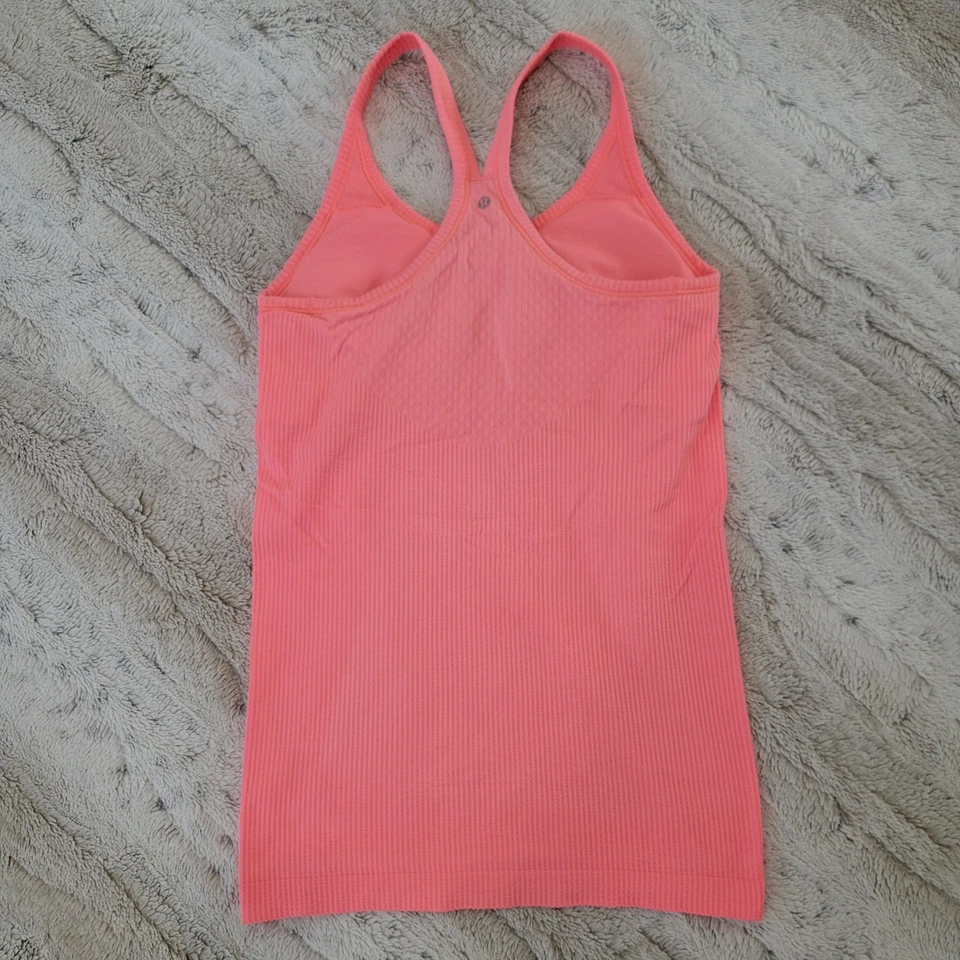 Sujetador sin mangas LULULEMON Ebb To Street 8 espalda deportiva soporte activo incorporado con almohadillas Foto 4 de 4