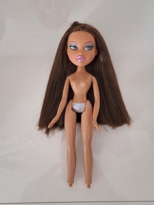 Bratz Barbie Yasmin Campfire Winter Adventure 