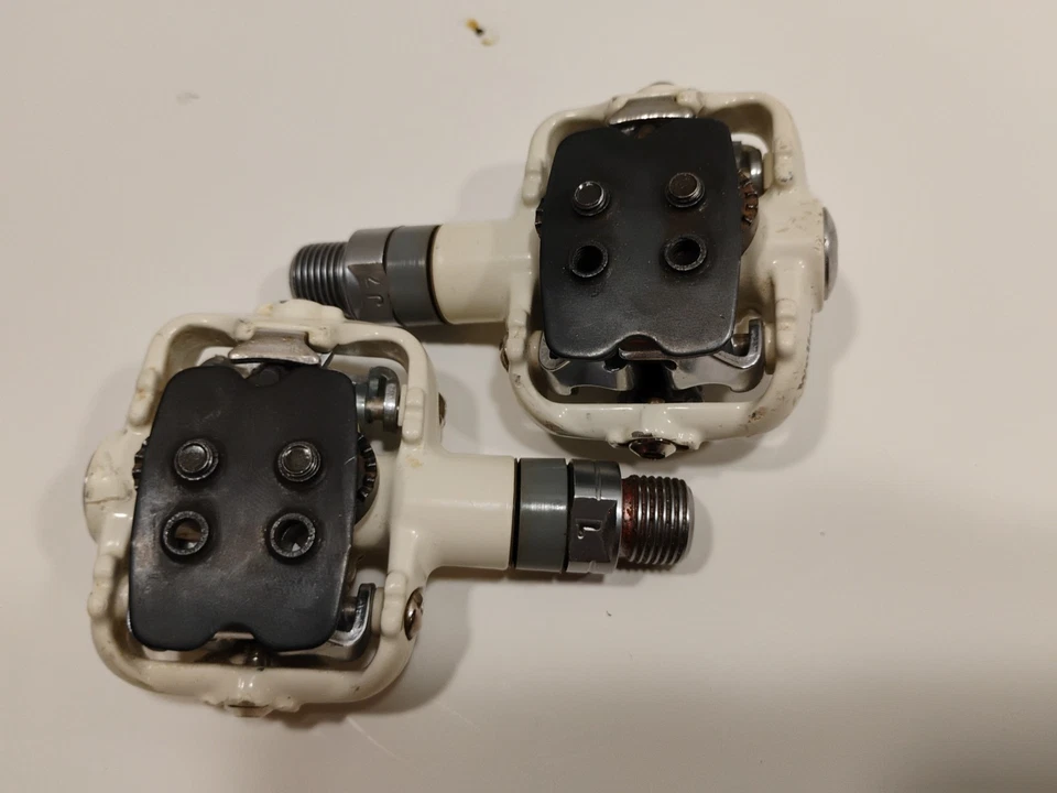 WELLGO WPD-800 PEDAIS DE BICICLETA SEM CLIPES LATERAIS DUPLOS COMPATÍVEIS COM SPD, EIXO 9/16 - Imagem 3 de 3