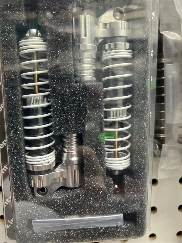 C23180Silver Integy Billet Machined 90 mm Piggyback Shock (2) for Axial SCX10 - Image 4 of 4